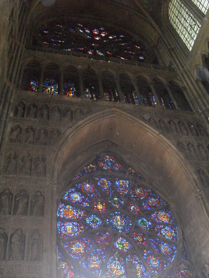 Eines der bunten Fenster