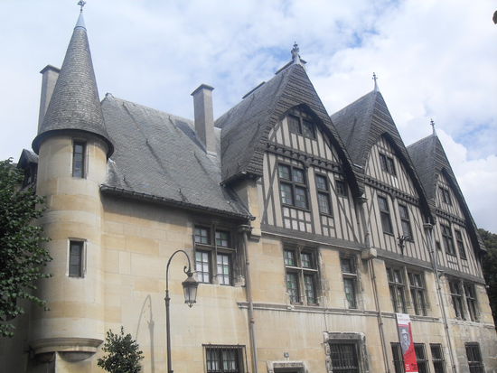 Erinnerte mich leicht ans Elsass, das Hôtel le Vergeur