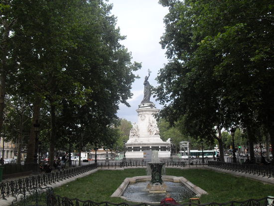Das Foto beschönigt die Wahrheit - so ist zum Beispiel das Wasser aus dem Springbrunnen ziemlich gelblich ...