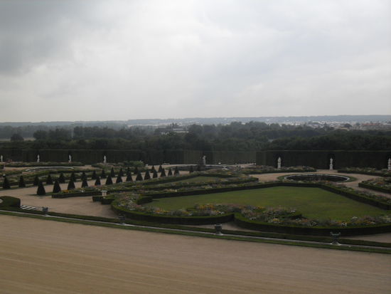 Blick auf die Gartenanlage.
