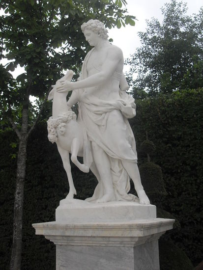 Der gesamte Garten war verziert durch Marmorfiguren.