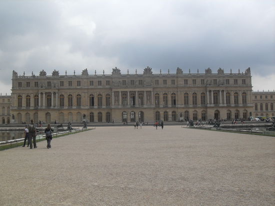 Das Schloss von den Gärten aus