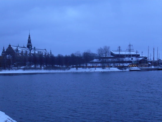 Irgendwann erkannte man am Horizont dank der Schiffsmasten bereits (rechts im Bild) das Vasamuseet, links das Nordiska museet.