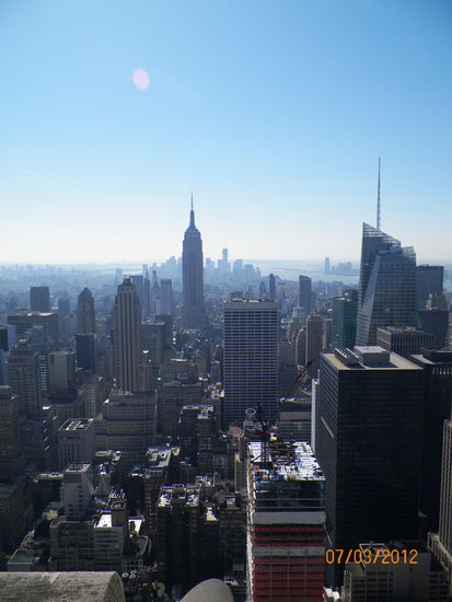 Blick vom Rockefeller Center Richtung Manhattan Downtown - wieder mal mit dem Empire State Building als Blickfang 