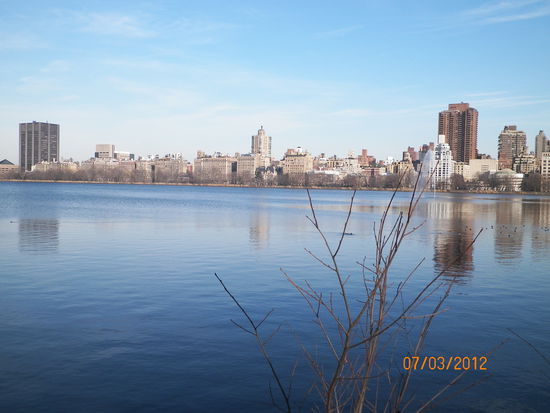 Das Jaqueline Kennedy Onassis Reservoir, das größte Gewässer im Central Park