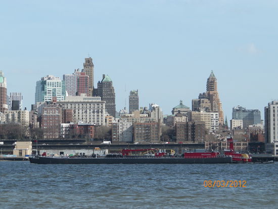 Brooklyn vom Schiff aus gesehen, hier wollen wir morgen nochmal ausgiebig hinfahren!