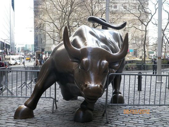 El Torro, auf dem ich vor vielen vielen Jahren schonmal draufsaß 
(Leider sieht man hier nicht die Schlange, die davor stand, um ein Bild mit El Torro zu machen :p)