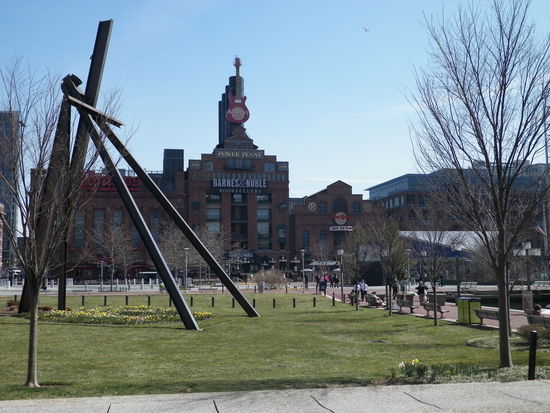 Seltsame Konstruktionen standen in Baltimore überall rum.