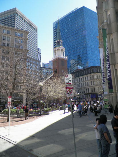 Auch hier sieht man schön das Zusammenspiel zwischen alten historischen Bauten und solchen der Gegenwart.