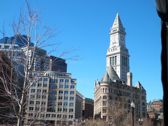 Das Haus rechts unten im Vordergrund erinnerte uns ein wenig an das Flatiron Building in New York.