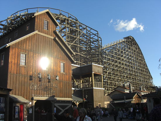 Voll krassi Holzachterbahn in Knott's Berry Farm!