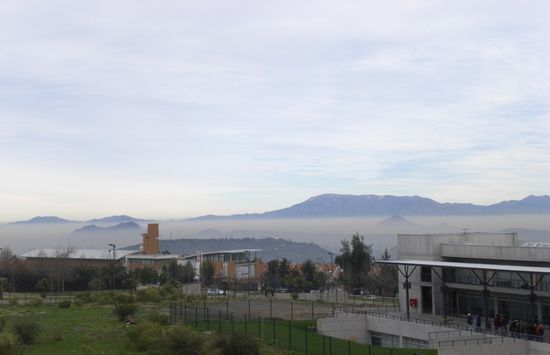Santiago von oben... naja, irgendwo unterm Smog bestimmt