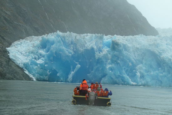 San Rafael Gletscher - Wir nähern uns der blauen Wand.