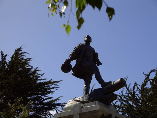 Punta Arenas - Magellanes - der die Ost-West-Passage als erster gefunden hat und nach dem diese wichtige Wasserstrasse benannt wurde.