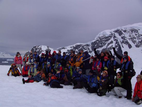 Antarktis - Neko Habour - Dieser Moment mußte als Gruppenbild festgehalten werden.