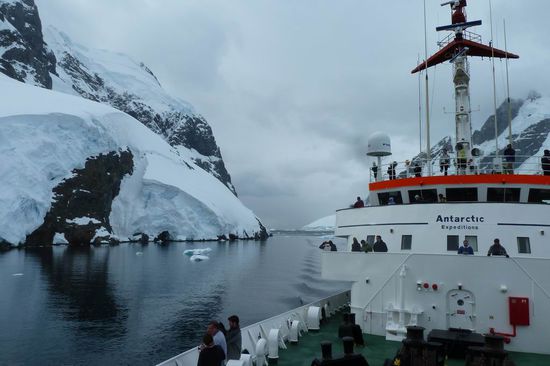 Antarktis - Auf dem Weg zum Neumayerkanal