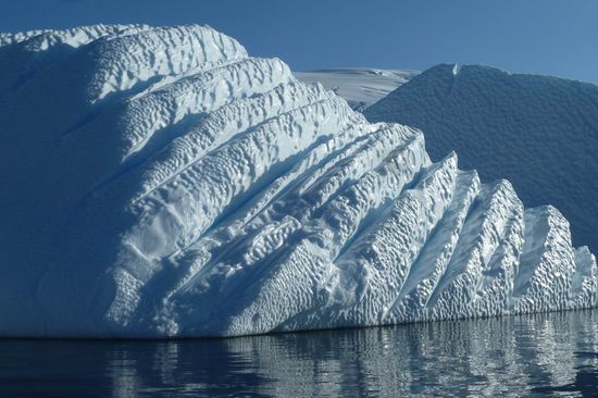 Antarktis - .....eine andere Variante von Eisberg. Damit verlassen wir dieses Gebiet. Wir sind am südlichsten Punkt unserer Reise. Ab jetzt geht es wieder nordwärts