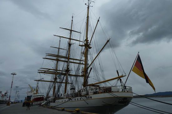 Ushuaia - Die Gorch Fock das deutsche Flaggschiff der Marine ankert leibhaftig im Hafen. Ein wunderschöner Anblick und gleichzeitig Abschied von einer tollen Reise.