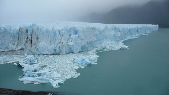 El Calafate - Das ist die nördliche Gletscherwand, ebenfalls 2,5 km breit.
