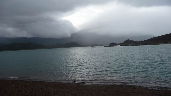 Mendoza - Großer See auf dem Weg in die Anden