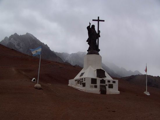 Mendoza - Christusstatue genau auf der Grenze von Chile und Argentinien