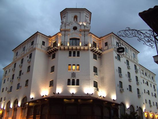 Salta - wunderschön angestrahltes Haus