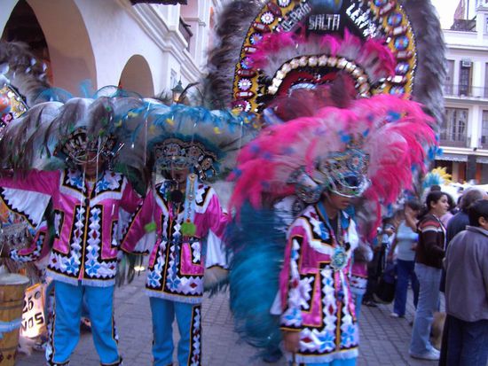 Salta - ...ein bisschen Carneval an der großen Plaza