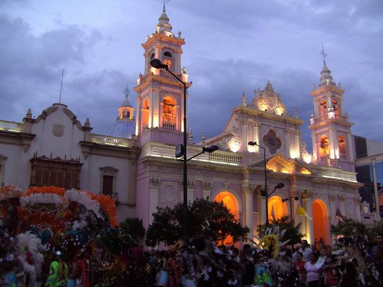 Salta - Carneval vor der Kathedrale