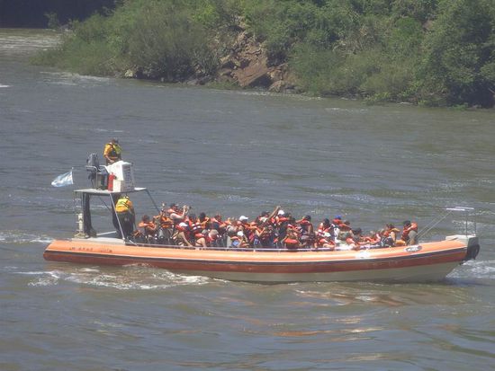 Iguazu 2. Tag - So sehen die Boote aus .....