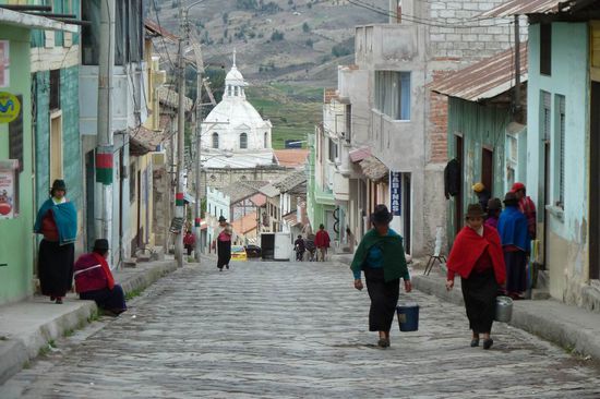 Ein typisches Bergdorf in 3500 m Hoehe