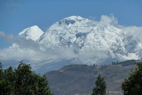 Huaraz - Der hoechste Berg Perus, Huascaran mit 6768 m. Das laesst jedes Alpinistenherz hoeher schlagen