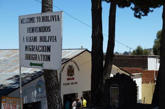 Ankunft an der Grenzstation zwischen Peru und Bolivien