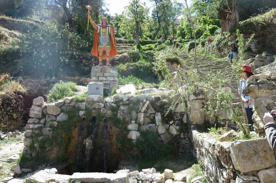 Titicacasee - Isla del Sol - Die heilige Quelle der Inkas. Nach der Legende sollen sie hier "entsprungen" sein.