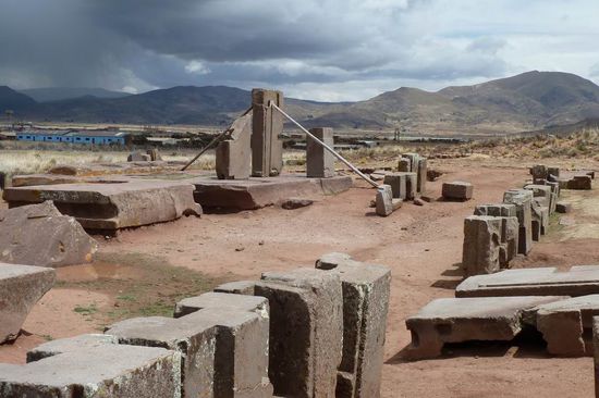 La Paz - Puma Punka - die Nachbaranlage von Tiwanaku. Hier haben die Ausgrabungen erst begonnen.