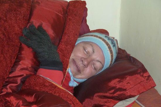 Salar de Uyuni - ...so schlaeft man auf 4400 m Hoehe, nicht ohne Muetze, Handschuhe und dicken Jacken.