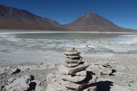 Salar de Uyuni - Mit diesem Bild der Laguna Verde verlassen wir Bolivien und nehmen ganz ganz viele schoene Erinnerungen mit.