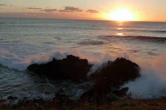 Osterinsel/Rapa Nui - Abendstimmung im Hafen von Rapa Nui