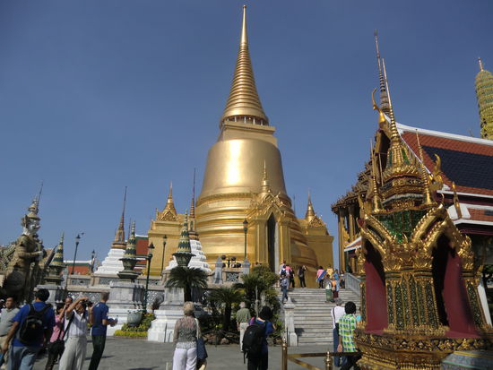 ...zum koeniglichen Palast...