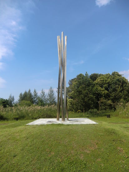 2. Gedenkstaette - Die eine individuelle Deutung verlangt
Hier treffen sich jaehrlich am 26.12. die Angehoerigen der Opfer