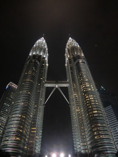 Das Wahrzeichen von Kuala Lumpur bei Nacht!