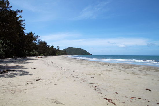 Hinter dem Warnschild erstreckt sich der schöne Myall Beach.