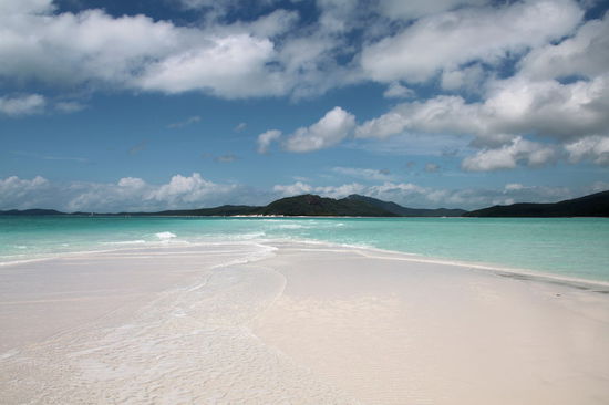 Und dies ist der Ausblick wenn man bis zum Ende des schmalen Sandstreifens läuft.