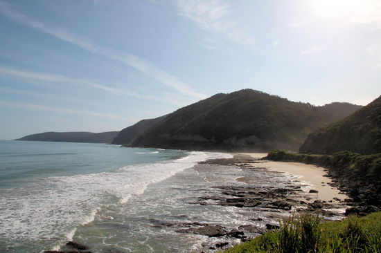 Die Strecke ist sehr abwechselungsreich. Sandstrände, felsige Strände oder keine Strände, da ...