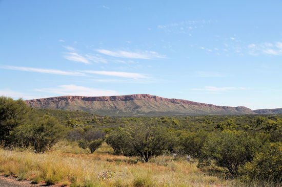Zum Abschluss noch ein typisches Bild der West MacDonnell Range.