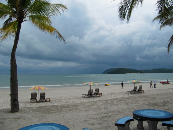 Ab und zu gab es auch ein wenig Regen. Bei dem schwülen Wetter ist das aber eher eine willkommene Abkühlung.