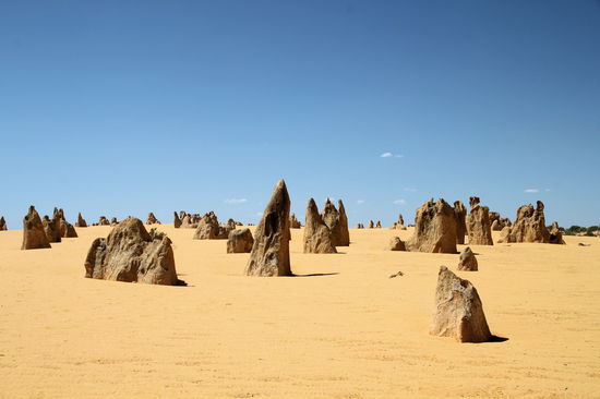 Da wir zur heißen Mittagszeit da waren, haben wir uns darauf beschränkt mit unserem Campervan den loop zu fahren und zwischendurch für Fotos auszusteigen.