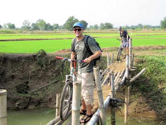 Wir mussten auch mal kleine und klapprige Brücken überqueren.