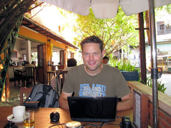 Häufig sind wir nach dem Frühstück direkt 'hängen' geblieben bis zum Nachmittags-Kaffee. Lizzy hat viel gelesen und ich konnte am Reisebericht arbeiten.