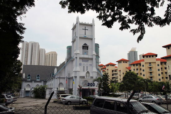 Hier gibt es auch eine Immaculata Kirche. Diese ist allerdings ein wenig älter (200 Jahre) als die, in der wir geheiratet haben.