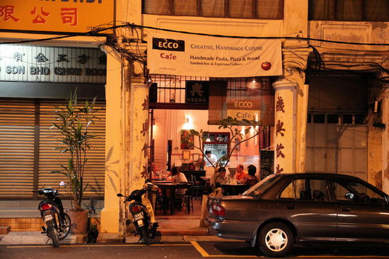 Unser bevorzugter Platz für einen Cappuccino am Nachmittag - das Ecco Cafe.